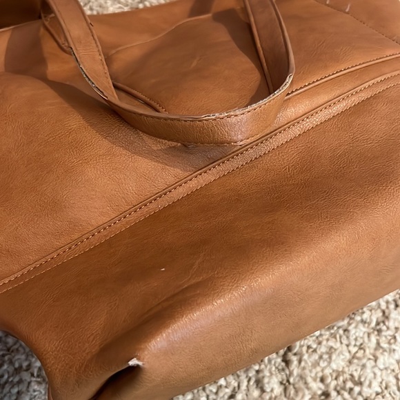 Bella Tunno 5 in 1 Tote Bag or Diaper Bag-Like new condition!!! - Picture 4 of 4